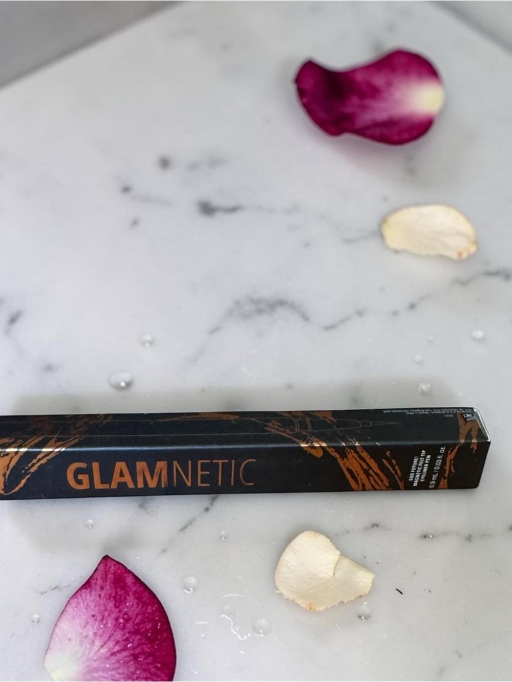 Glamnetic Magnetic Liquid Eyeliner 
Shade- cocoa dreams